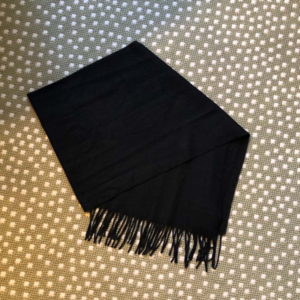 Cashmink by V Fraas Black Scarf